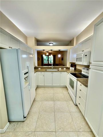 517 Robin Hood CIR 101, Naples, FL 34104