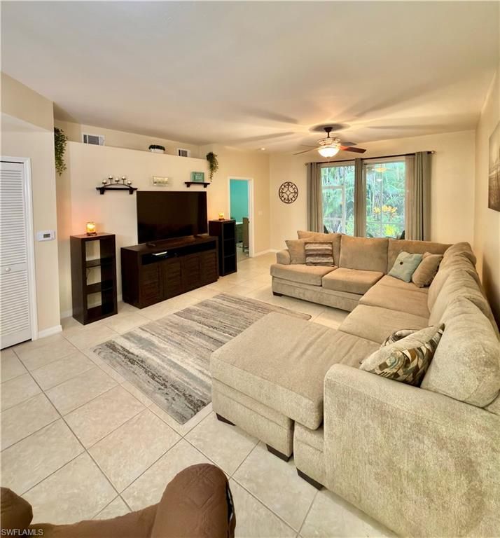 517 Robin Hood CIR 101, Naples, FL 34104