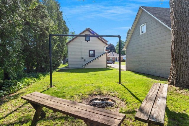 1120 S 23rd STREET, Manitowoc, WI 54220