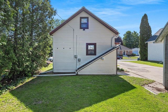1120 S 23rd STREET, Manitowoc, WI 54220