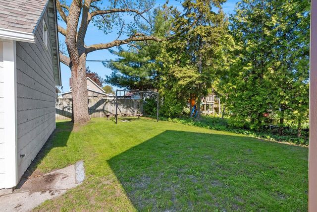 1120 S 23rd STREET, Manitowoc, WI 54220