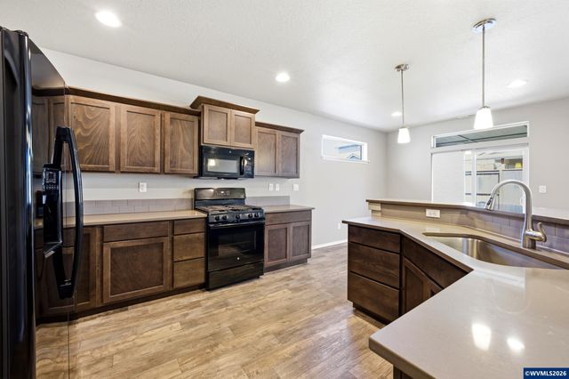 541 Derby St SE, Albany, OR 97322