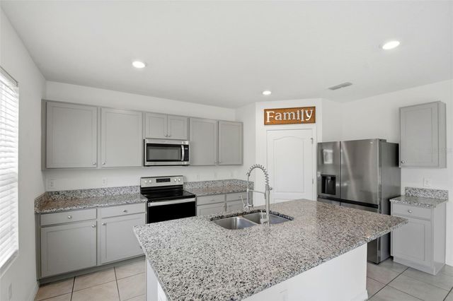 5592 GALLOPING DRIVE, Apopka, FL 32712