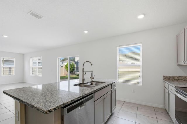 5592 GALLOPING DRIVE, Apopka, FL 32712