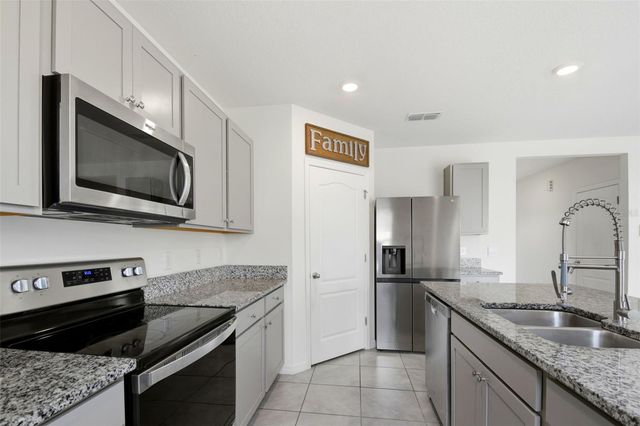 5592 GALLOPING DRIVE, Apopka, FL 32712