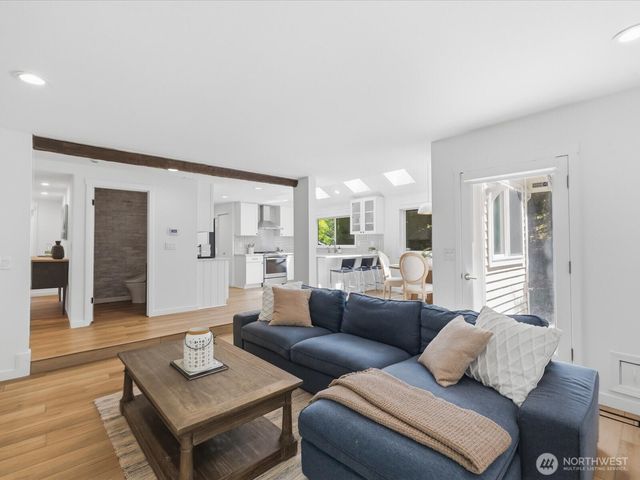 6914 163rd Place SW, Edmonds, WA 98026