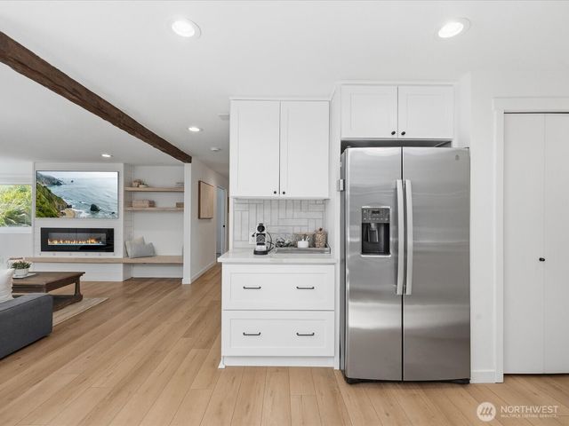 6914 163rd Place SW, Edmonds, WA 98026