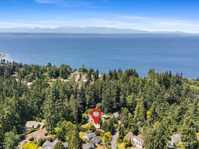 6914 163rd Place SW, Edmonds, WA 98026