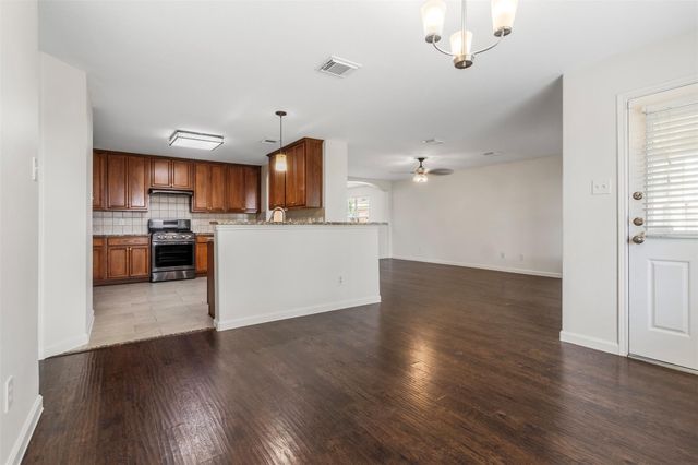1905 Plum Falls Lane, Pearland, TX 77581
