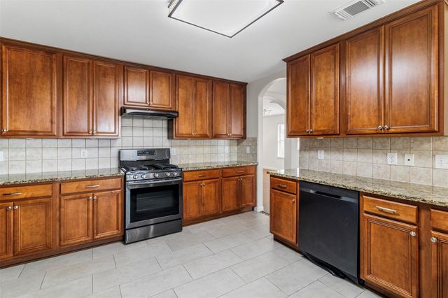 1905 Plum Falls Lane, Pearland, TX 77581