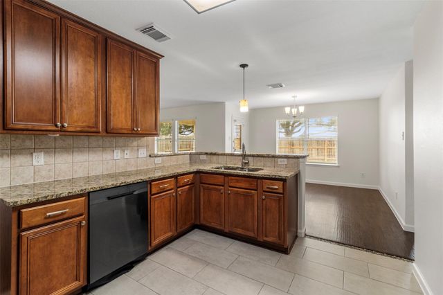 1905 Plum Falls Lane, Pearland, TX 77581