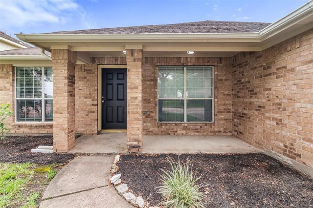1905 Plum Falls Lane, Pearland, TX 77581