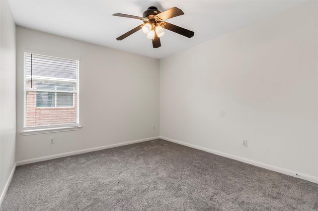 1905 Plum Falls Lane, Pearland, TX 77581
