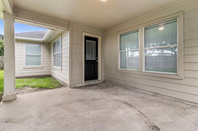1905 Plum Falls Lane, Pearland, TX 77581