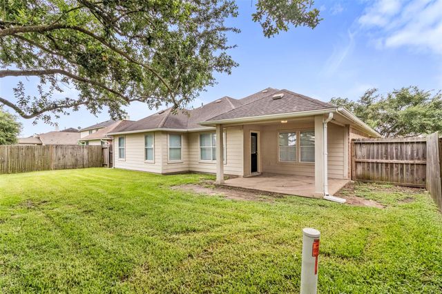 1905 Plum Falls Lane, Pearland, TX 77581
