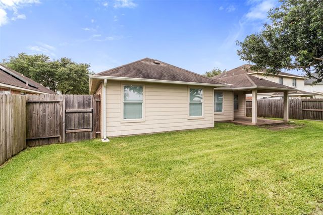 1905 Plum Falls Lane, Pearland, TX 77581