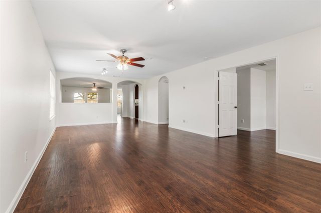 1905 Plum Falls Lane, Pearland, TX 77581