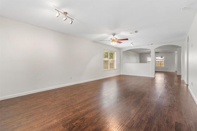 1905 Plum Falls Lane, Pearland, TX 77581