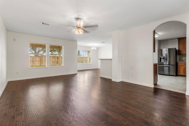 1905 Plum Falls Lane, Pearland, TX 77581