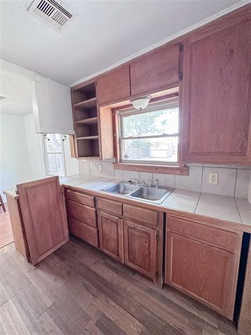 830 NW 20th, Lawton, OK 73507