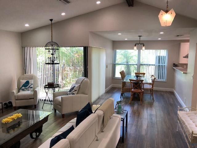 60 Forest Circle, Hollywood, FL 33026