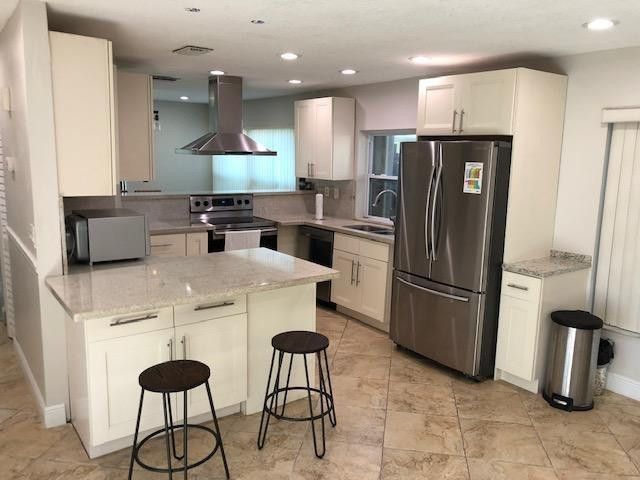 60 Forest Circle, Hollywood, FL 33026