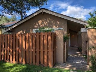 60 Forest Circle, Hollywood, FL 33026