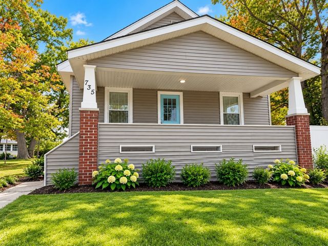 735 Washington St, Attleboro, MA 02703