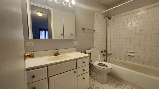 1339 N Dearborn Street 4C, Chicago, IL 60610