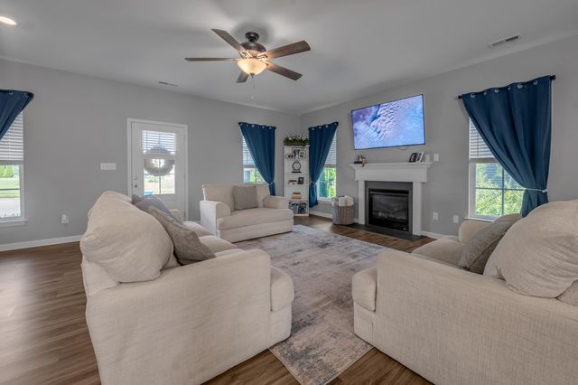 117 Canewood Center Drive, Georgetown, KY 40324