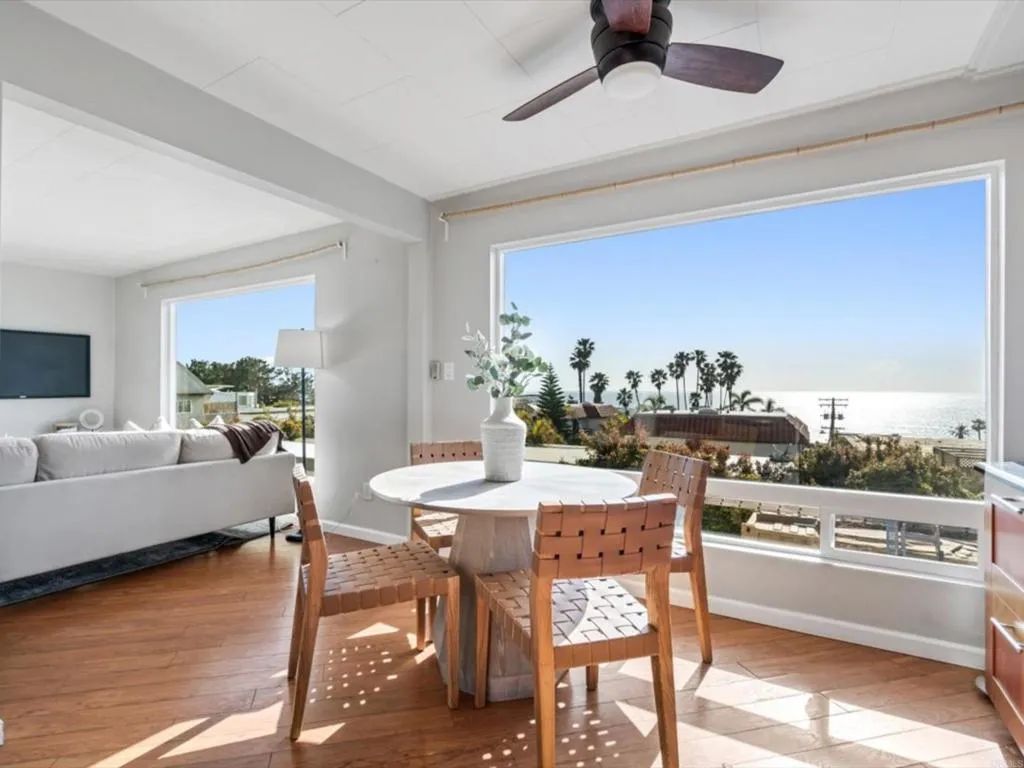 Image 1 of property listing at 460 Camino Del Mar 1, Del Mar, CA 92014