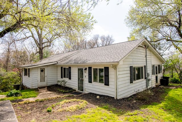 124 Lincoln Street, Lookout Mountain, TN 37350