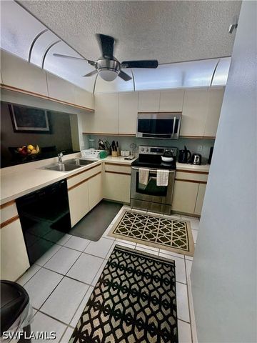 1290 Yesica Ann CIR 204, Naples, FL 34110