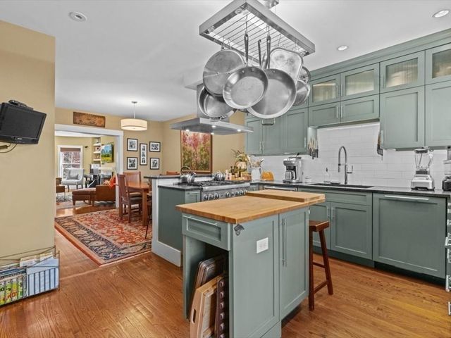 499 Shawmut Ave 4, Boston, MA 02118