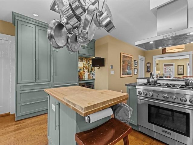 499 Shawmut Ave 4, Boston, MA 02118