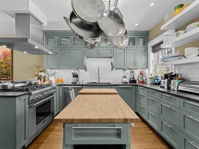 499 Shawmut Ave 4, Boston, MA 02118