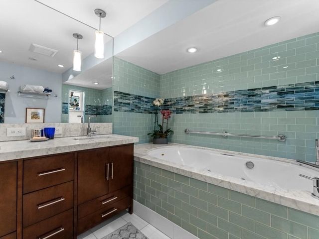 499 Shawmut Ave 4, Boston, MA 02118