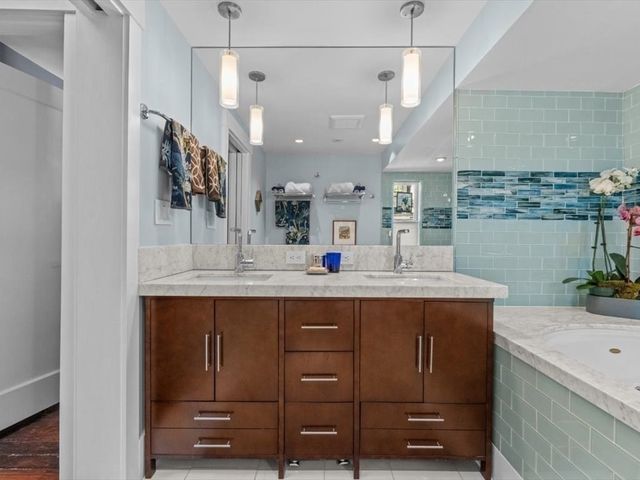 499 Shawmut Ave 4, Boston, MA 02118