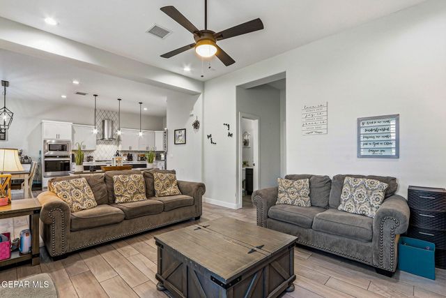 13420 EMERALD RANCH Lane, Horizon City, TX 79928