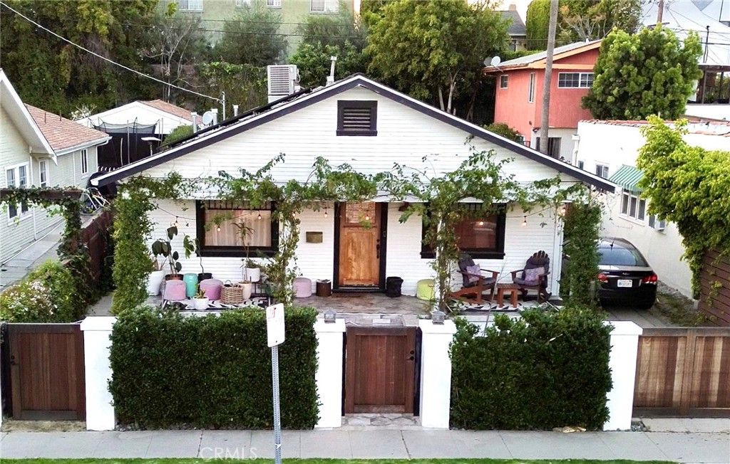 1535 Carmona Ave, Los Angeles, CA 90019