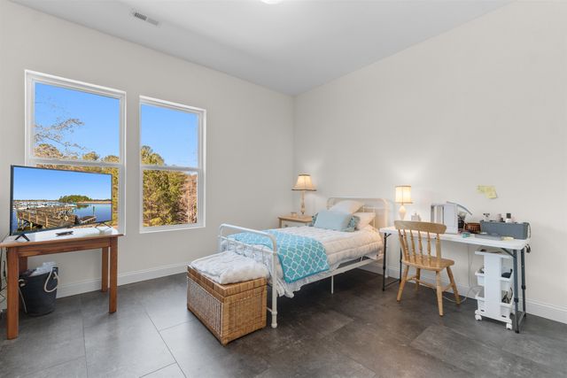 60 Madison Dr., Georgetown, SC 29440