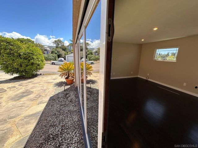 6940 Beagle, San Diego, CA 92111