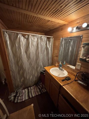 527 SW 2nd Street, Adair, OK 74330