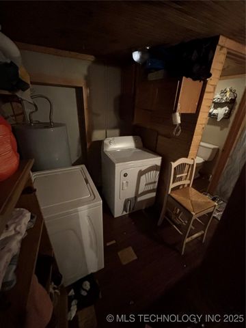 527 SW 2nd Street, Adair, OK 74330