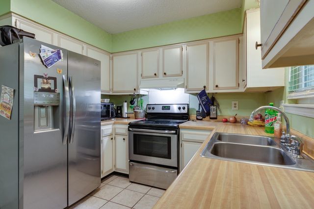 6288 WOODGREEN DR, Millington, TN 38053