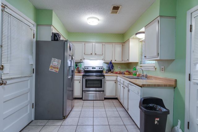 6288 WOODGREEN DR, Millington, TN 38053