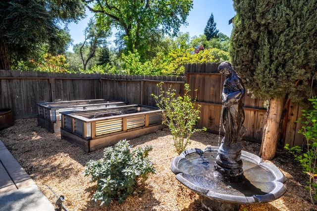 8300 Auburn Folsom Rd, Granite Bay, CA 95746