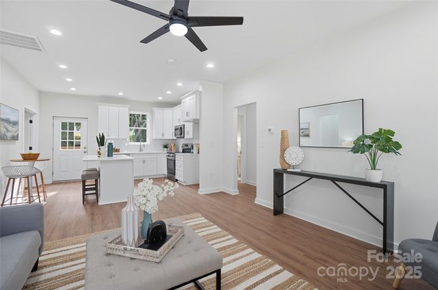 1906 Beauty Street, Statesville, NC 28625