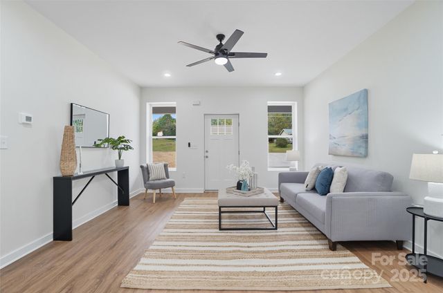 1906 Beauty Street, Statesville, NC 28625