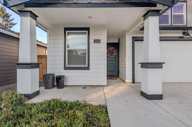 529 Black Bear Drive, Medford, OR 97501